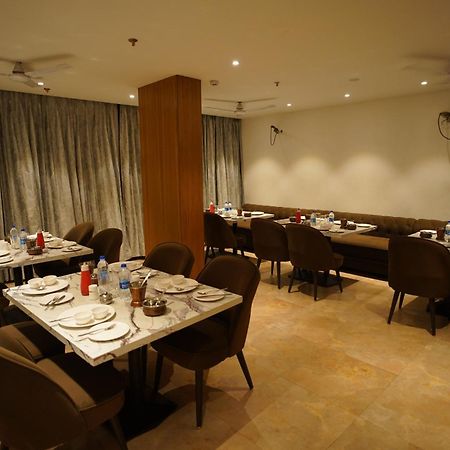 Hotel Mumbai House Express Udaipur Luaran gambar